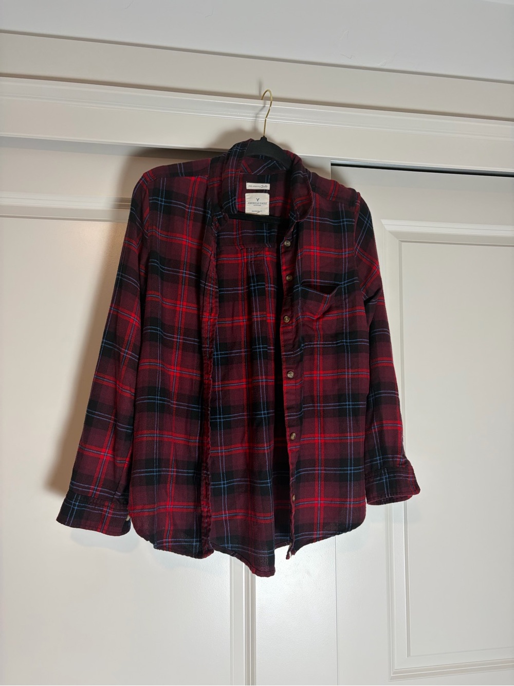 American Eagle Outfitters Red & Black Plaid Button-Down Shirt